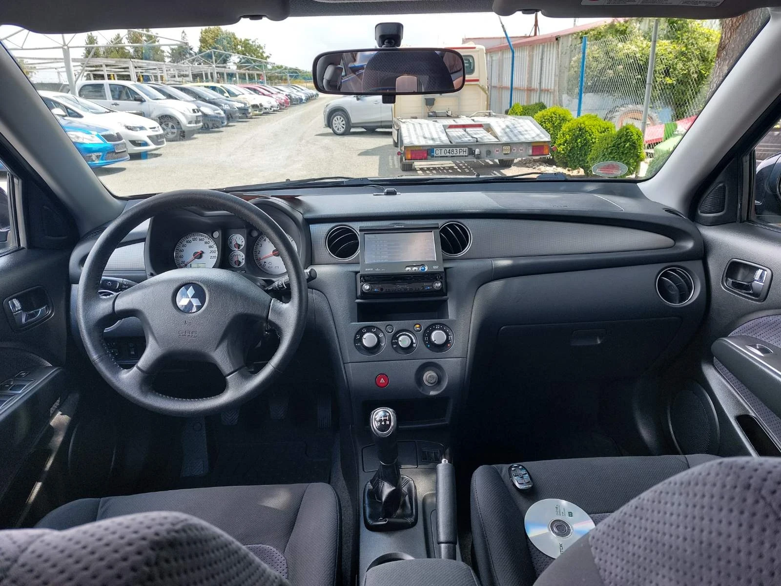 Mitsubishi Outlander 2.0i, 4x4, снимка 11 - Автомобили и джипове - 55222804