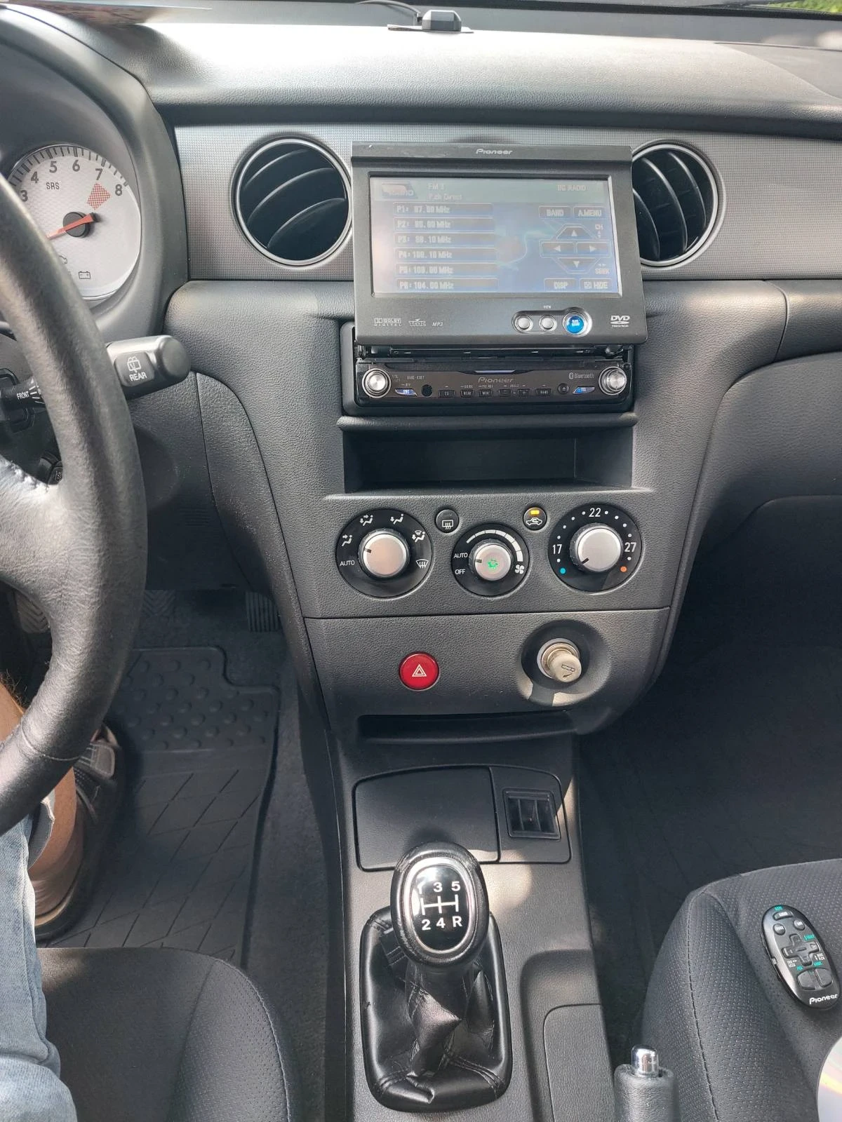 Mitsubishi Outlander 2.0i, 4x4, снимка 5 - Автомобили и джипове - 55222804