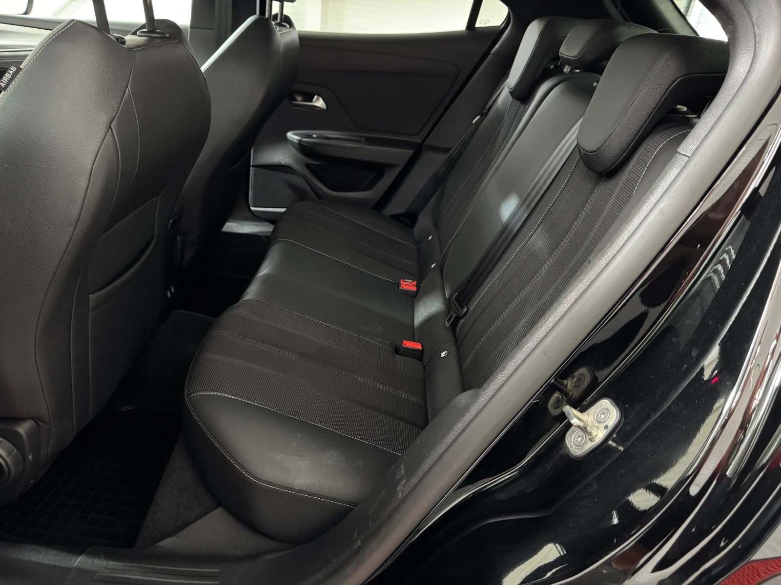 Opel Mokka 1.2 i ULTIMATE | EAT8 | DIGITAL* ACC* LANE* CAMERA, снимка 12 - Автомобили и джипове - 55656503