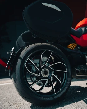 Ducati Diavel V4 | Mobile.bg    12