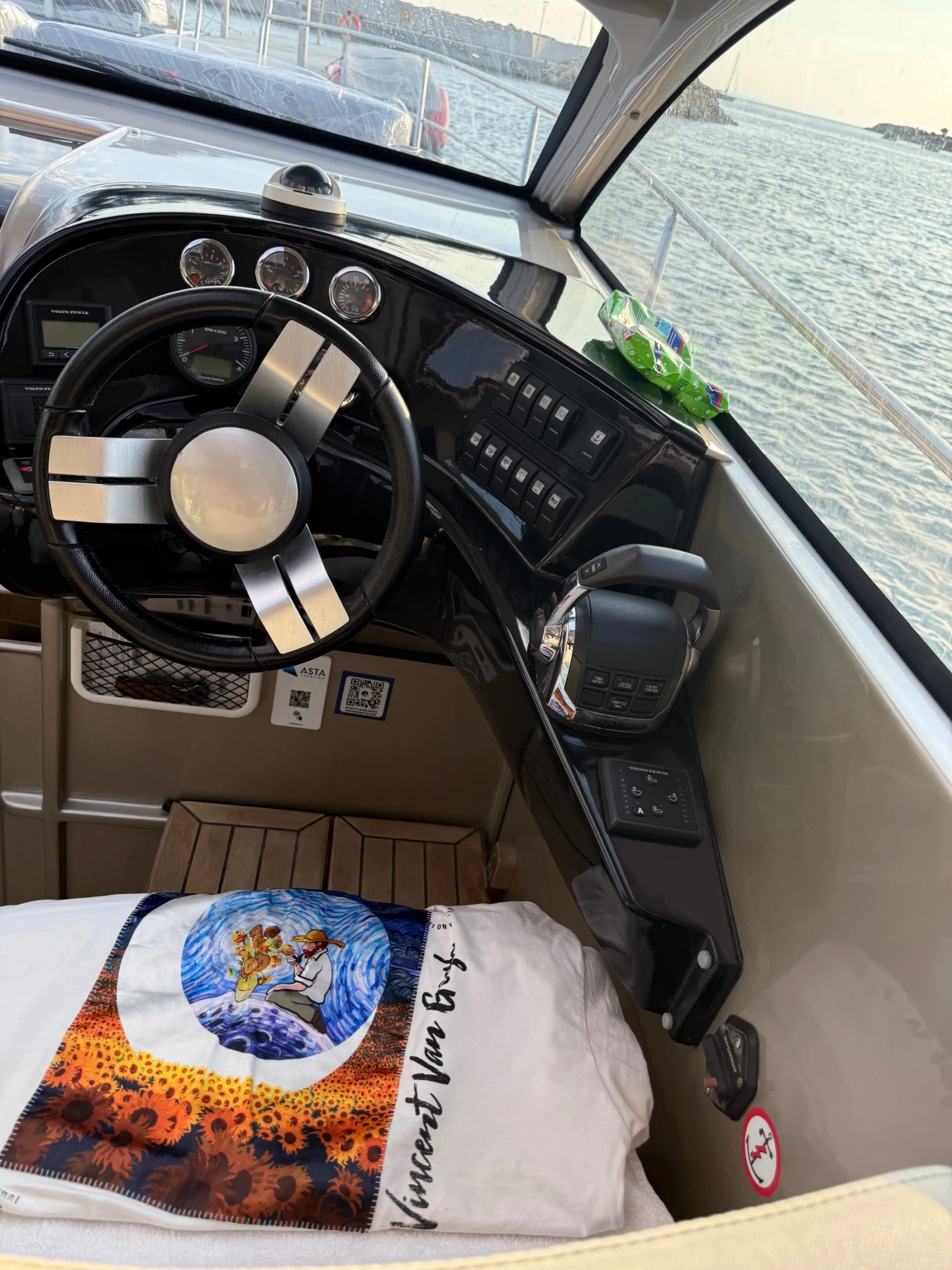 Моторна яхта Beneteau MIRAKUl 30* 2018* ДИЗЕЛ* VOLVO PENTA* , снимка 14 - Воден транспорт - 55097963