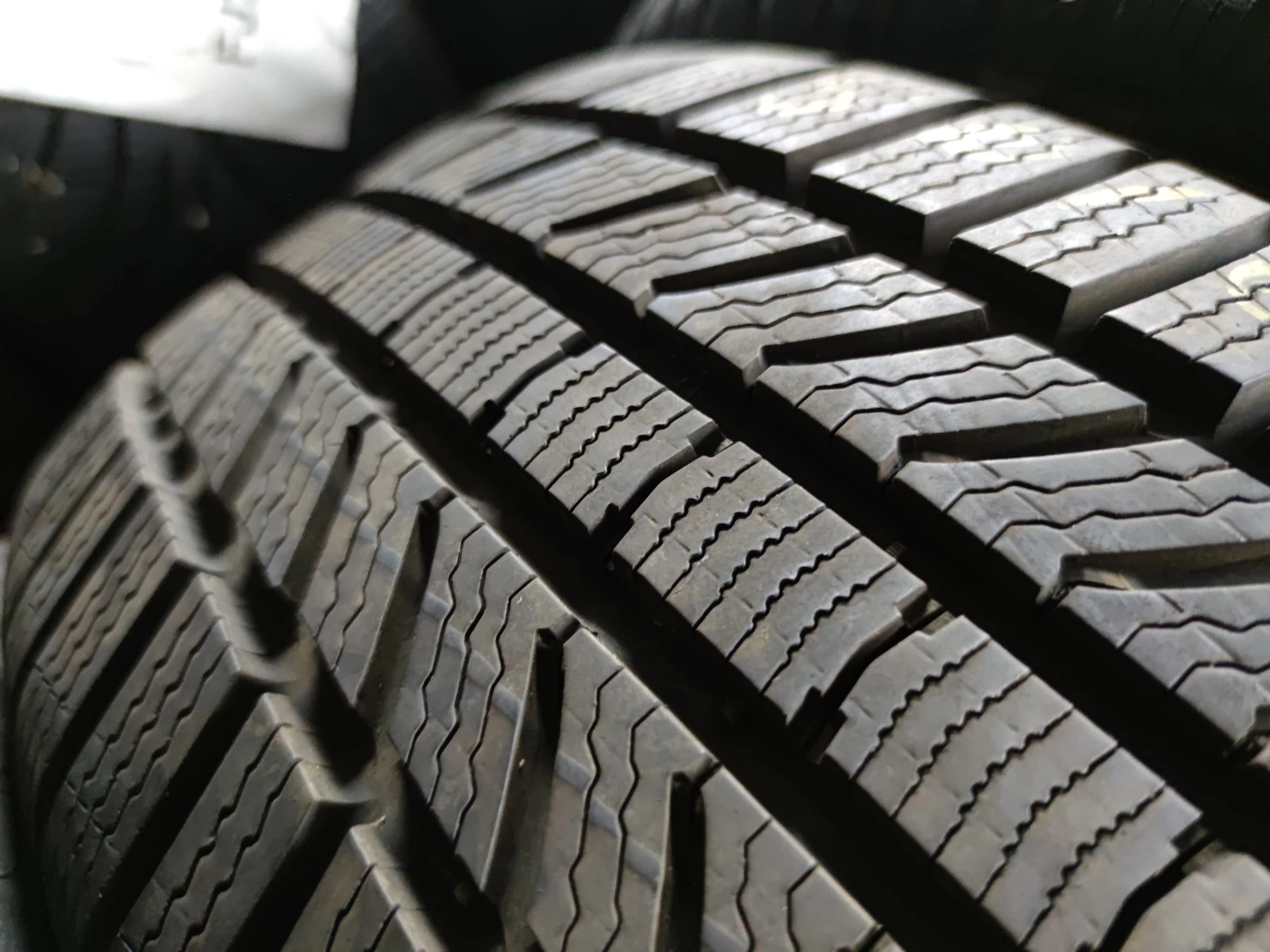  235/55R17 | Mobile.bg   6