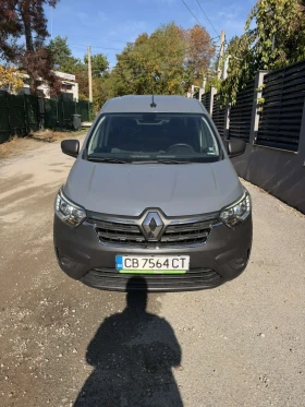 ������ Renault Express