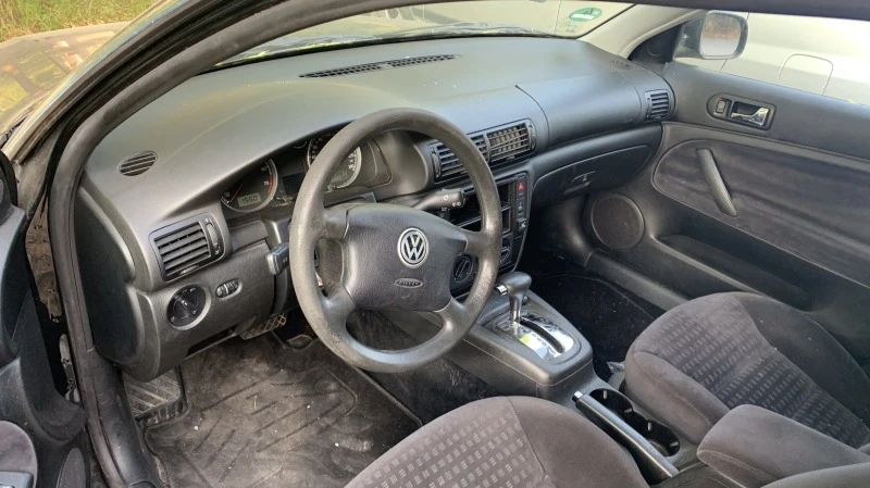 VW Passat 2.0i, снимка 6 - Автомобили и джипове - 47415661