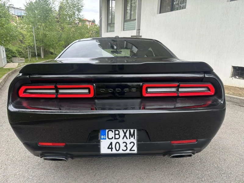 Dodge Challenger 5.7 HEMI, снимка 6 - Автомобили и джипове - 45559576