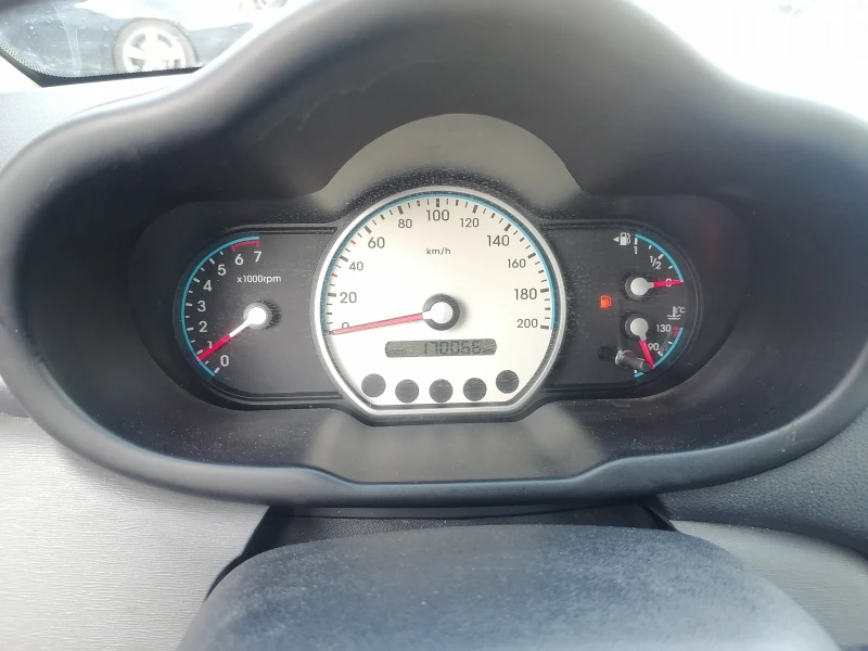 Hyundai I10 1.1 газ, снимка 9 - Автомобили и джипове - 48645756