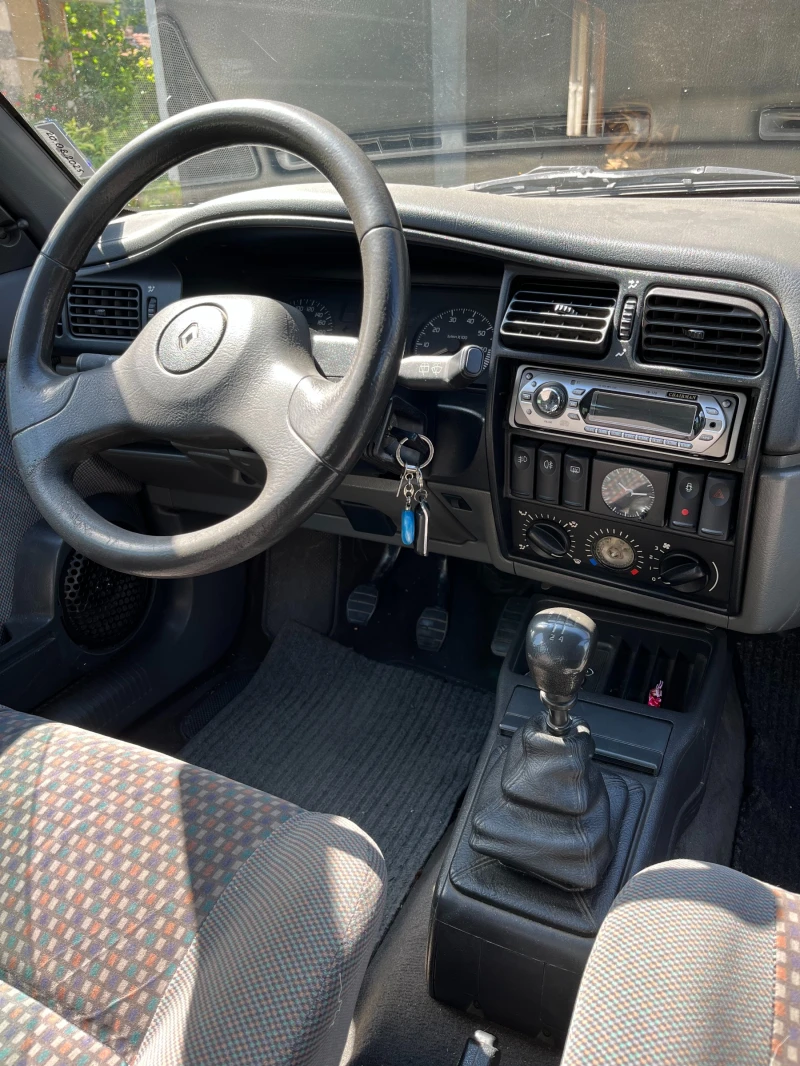 Renault 19, снимка 9 - Автомобили и джипове - 51237822