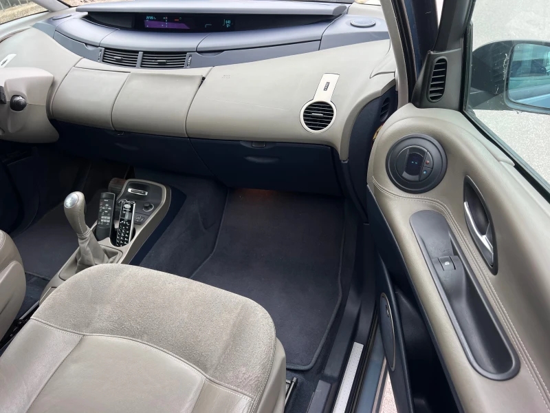 Renault Espace 3.0DCI XENON/NAVI/PODGREV/KOJA/UNIKAT, снимка 12 - Автомобили и джипове - 52181463