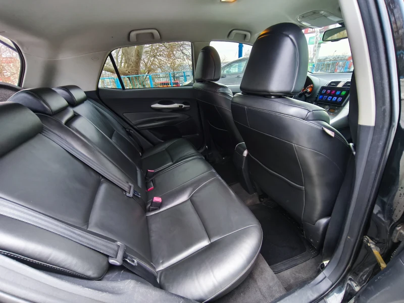 Toyota Auris, снимка 9 - Автомобили и джипове - 52722062