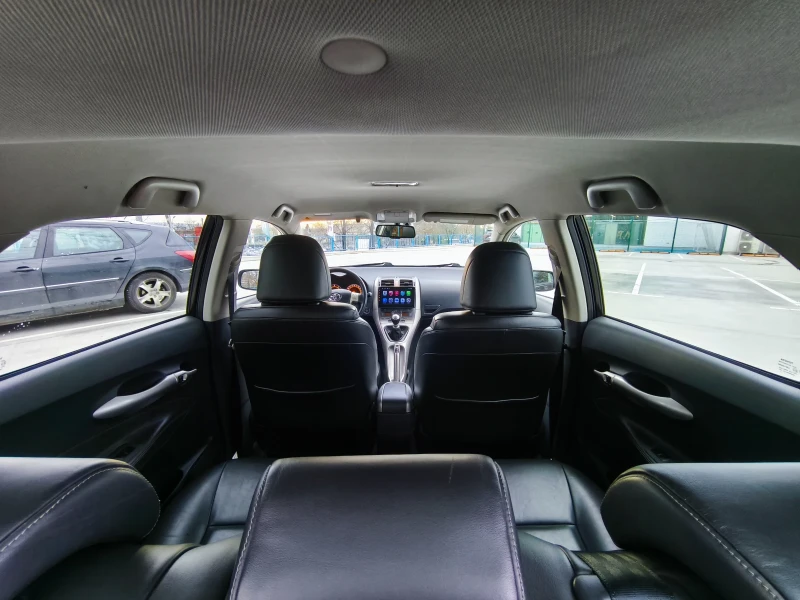 Toyota Auris, снимка 10 - Автомобили и джипове - 52722062
