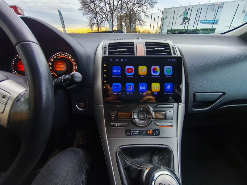 Toyota Auris, снимка 6 - Автомобили и джипове - 52722062