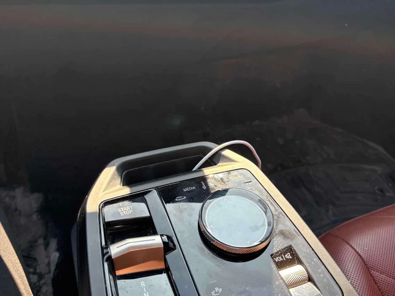 BMW iX xDrive50  CARFAX, снимка 9 - Автомобили и джипове - 53521063