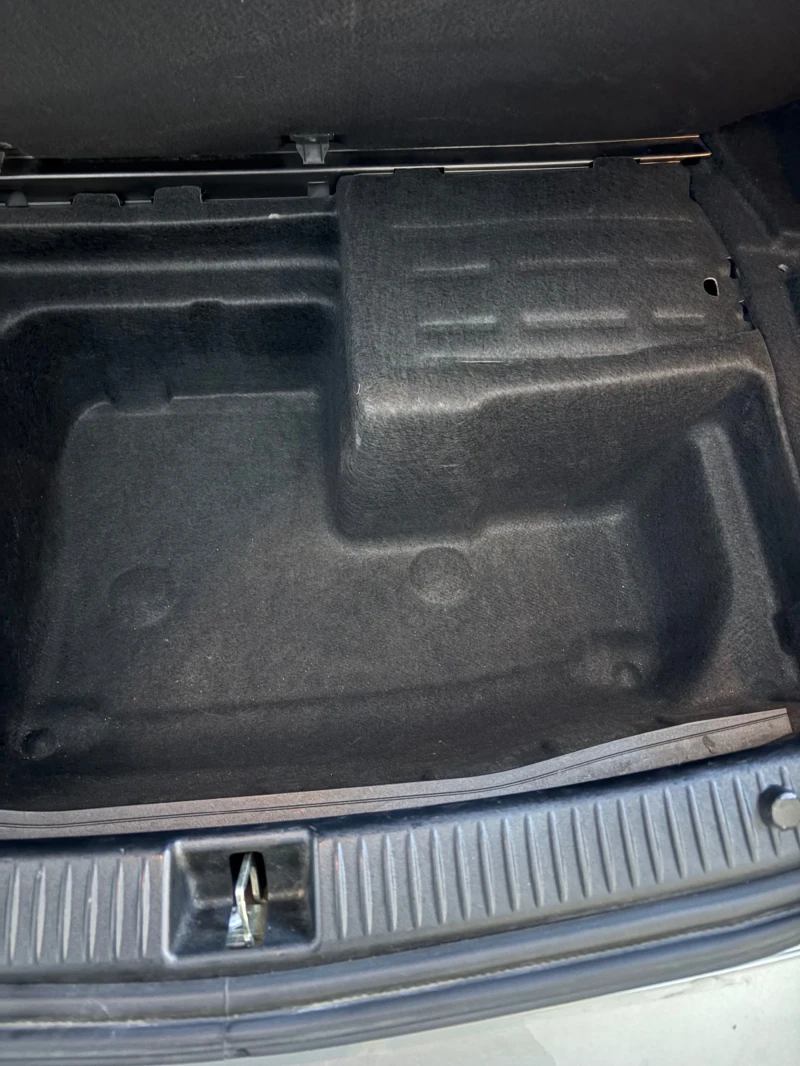 Mercedes-Benz C 300 4 MATIC, снимка 15 - Автомобили и джипове - 53560648