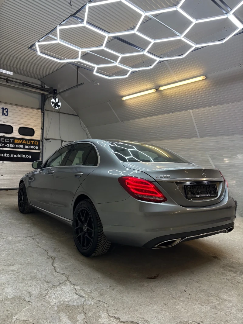 Mercedes-Benz C 300 4 MATIC, снимка 4 - Автомобили и джипове - 53560648