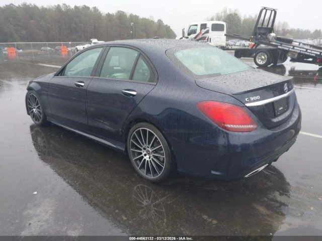 Mercedes-Benz C 300 * КОЖА* ПОДГРЕВ* ПАНОРАМА* BURMESTER* , снимка 3 - Автомобили и джипове - 54460466