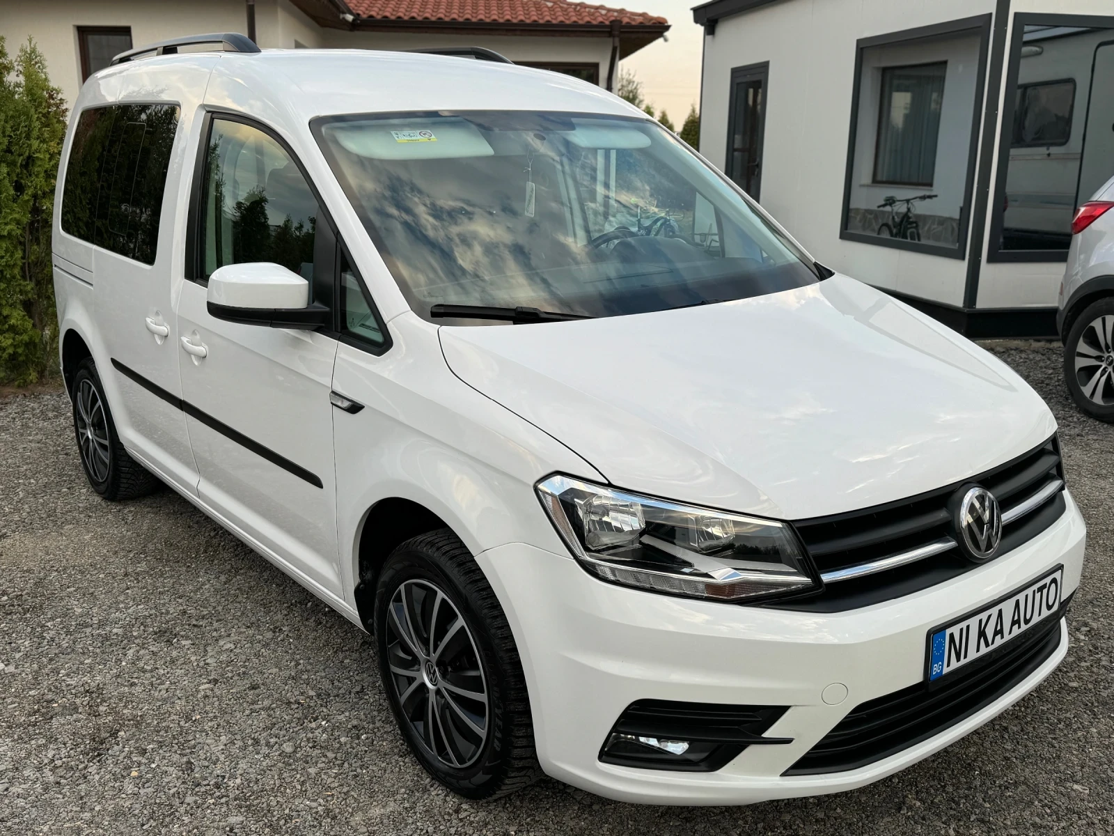 VW Caddy 2.0 TDI / 150 к.с.  40 000 км. Капариран - изображение 9