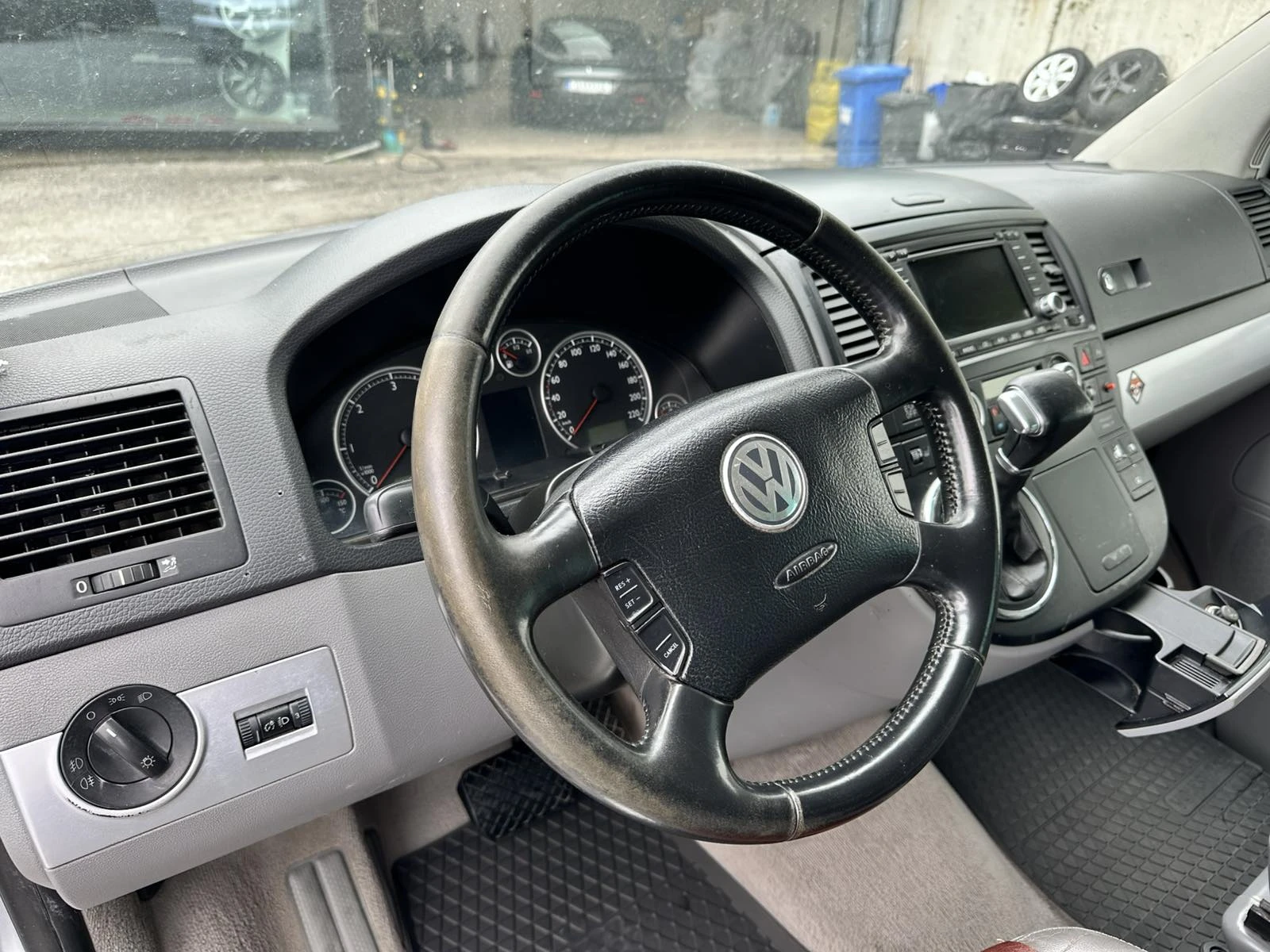 VW Multivan 2.5 Tdi HIGHLINE - изображение 5