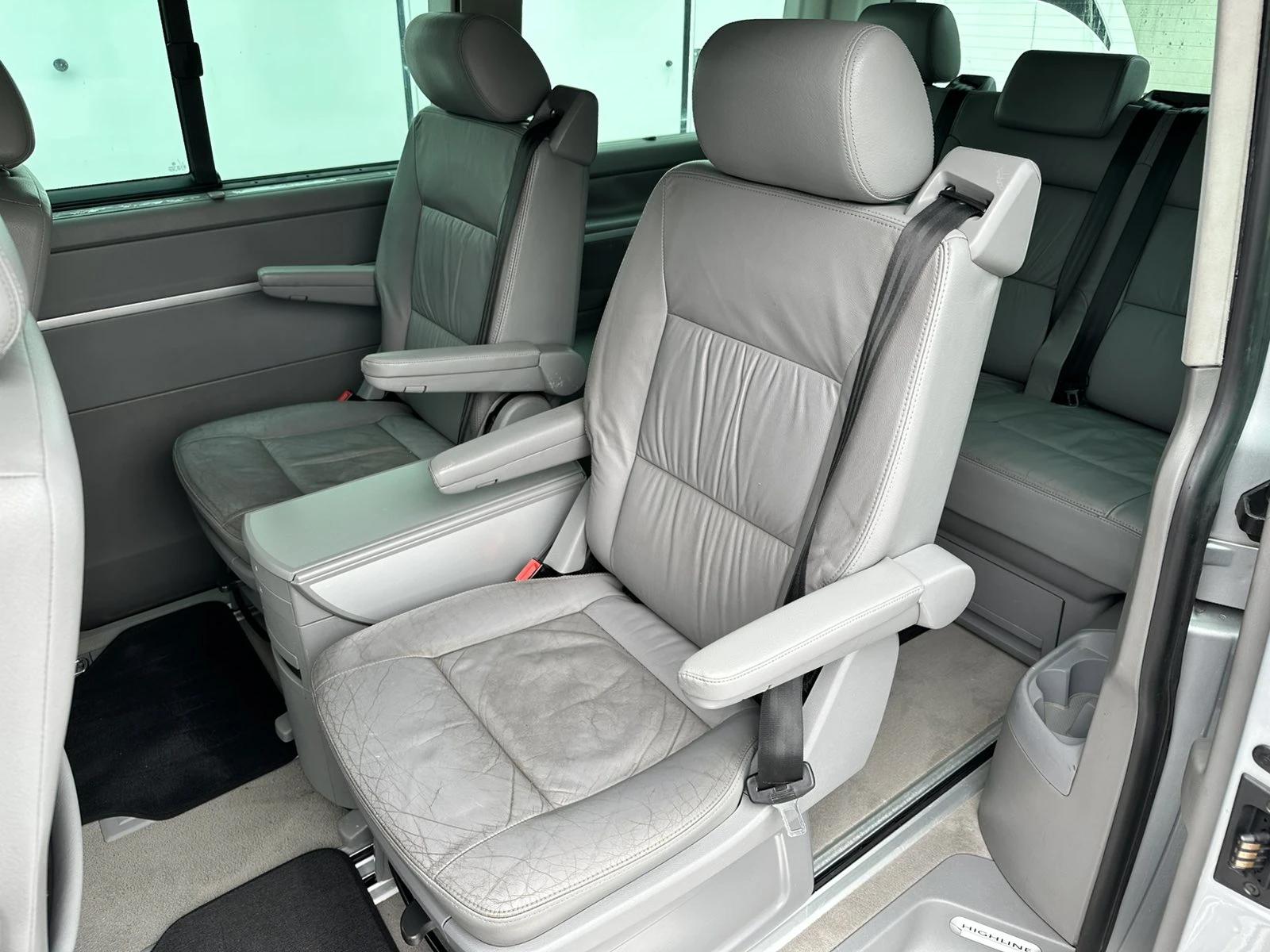 VW Multivan 2.5 Tdi HIGHLINE - изображение 8