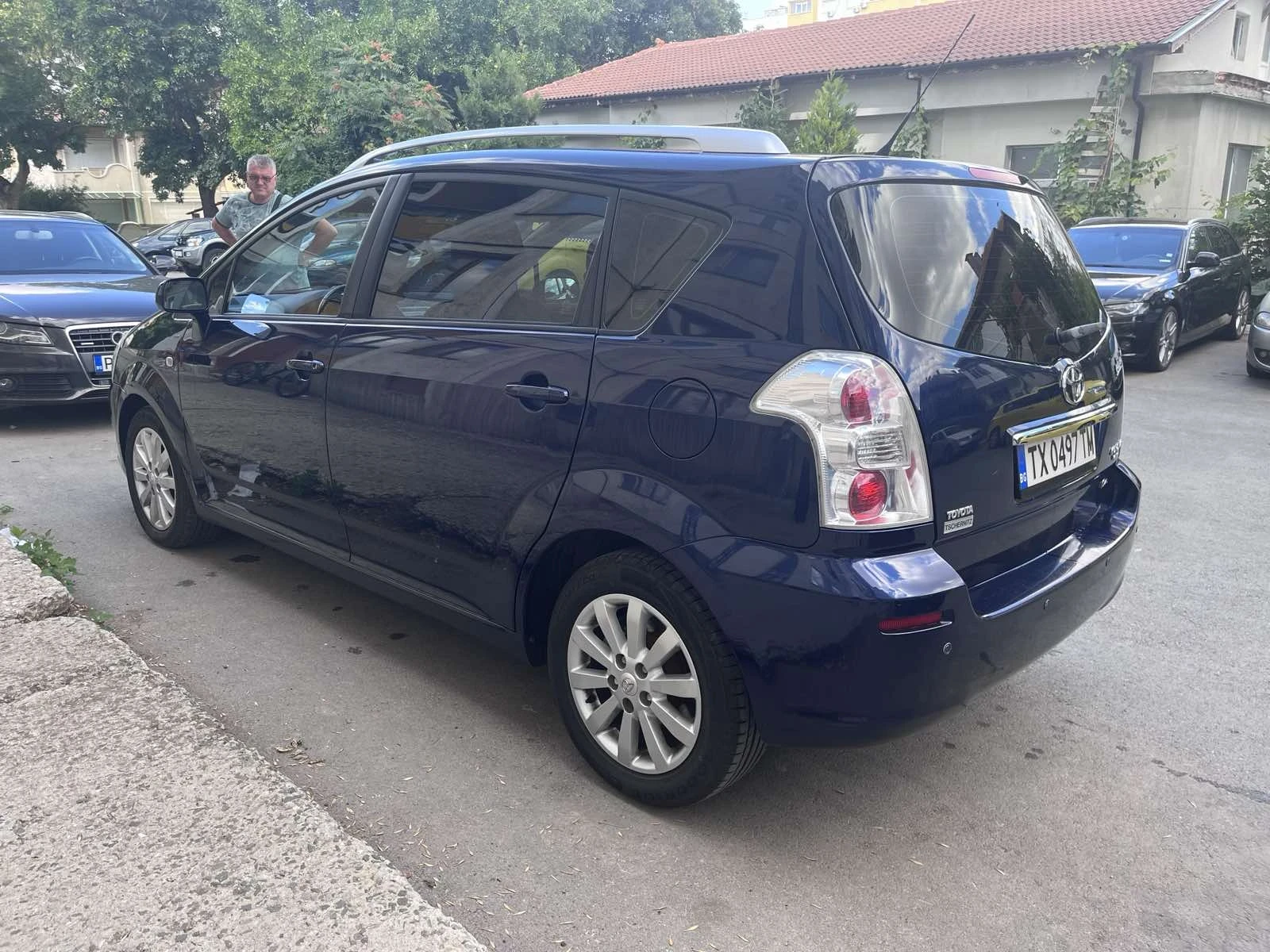 Toyota Corolla verso 2200 - изображение 3