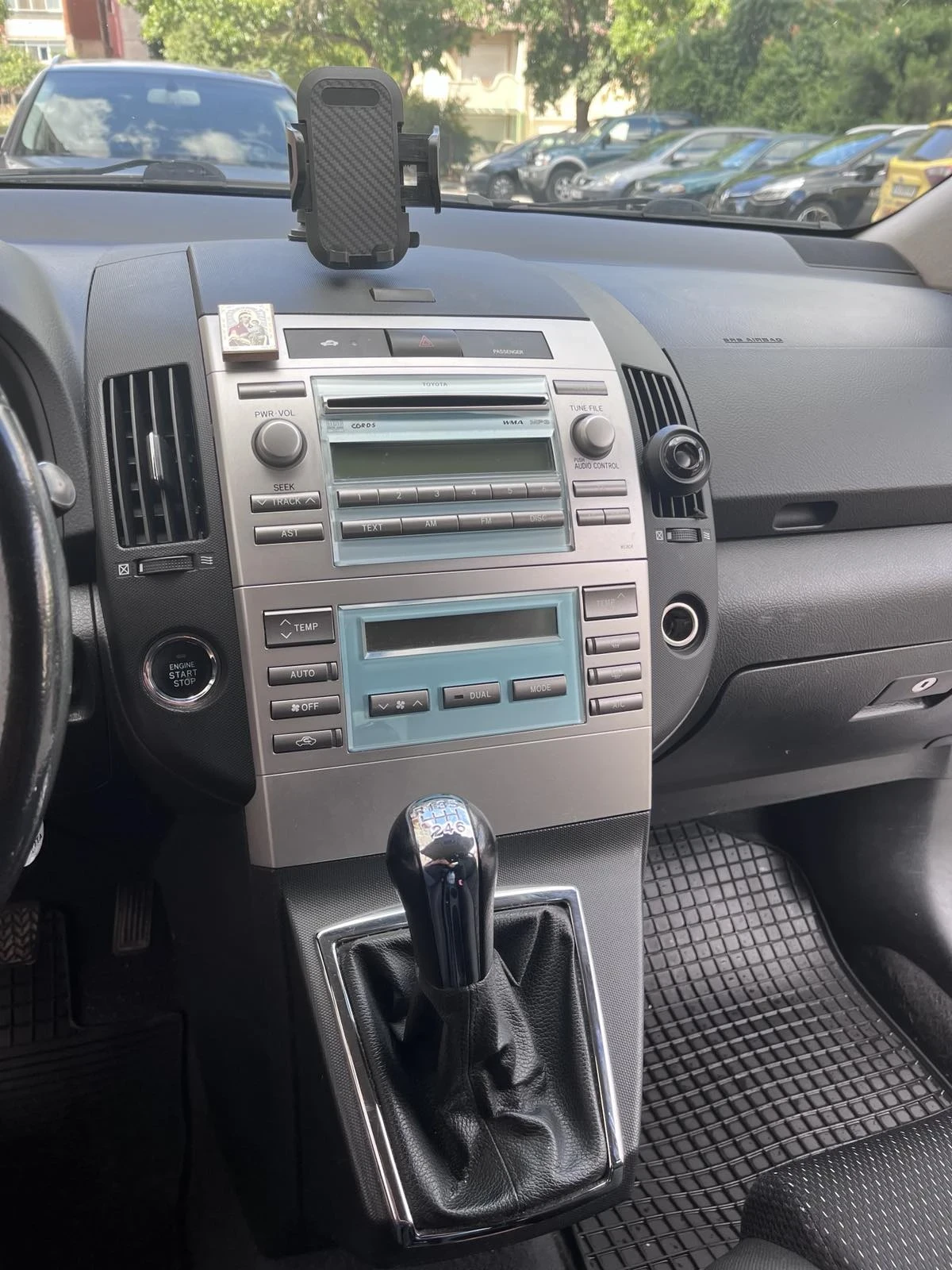 Toyota Corolla verso 2200 - изображение 7
