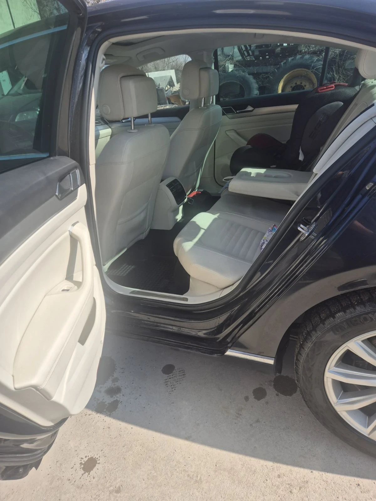 VW Passat B8 2.0 diesel, снимка 12 - Автомобили и джипове - 53971809