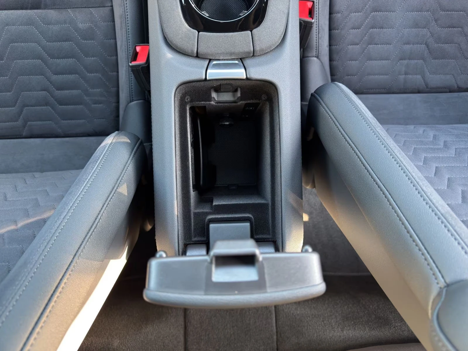 Audi E-Tron GT MATRIX/476HP/PANO/NAVI/360/ACC/232z, снимка 15 - Автомобили и джипове - 54040402