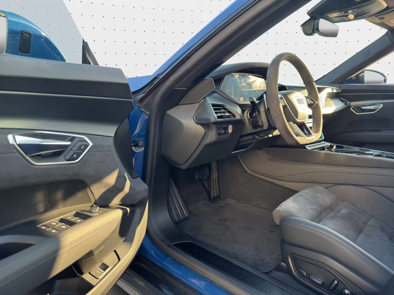 Audi E-Tron GT MATRIX/476HP/PANO/NAVI/360/ACC/232z, снимка 10 - Автомобили и джипове - 54040402