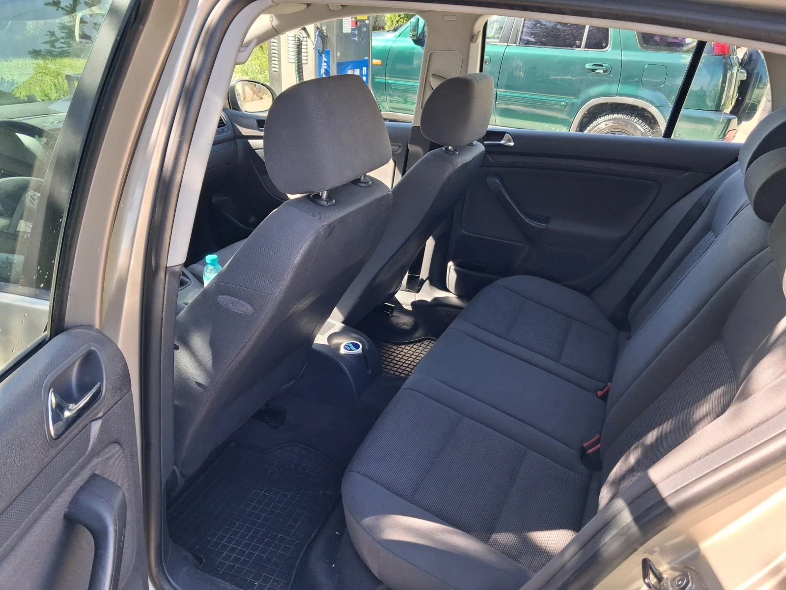 VW Golf 1.9 TDI 105кс, снимка 8 - Автомобили и джипове - 54458041