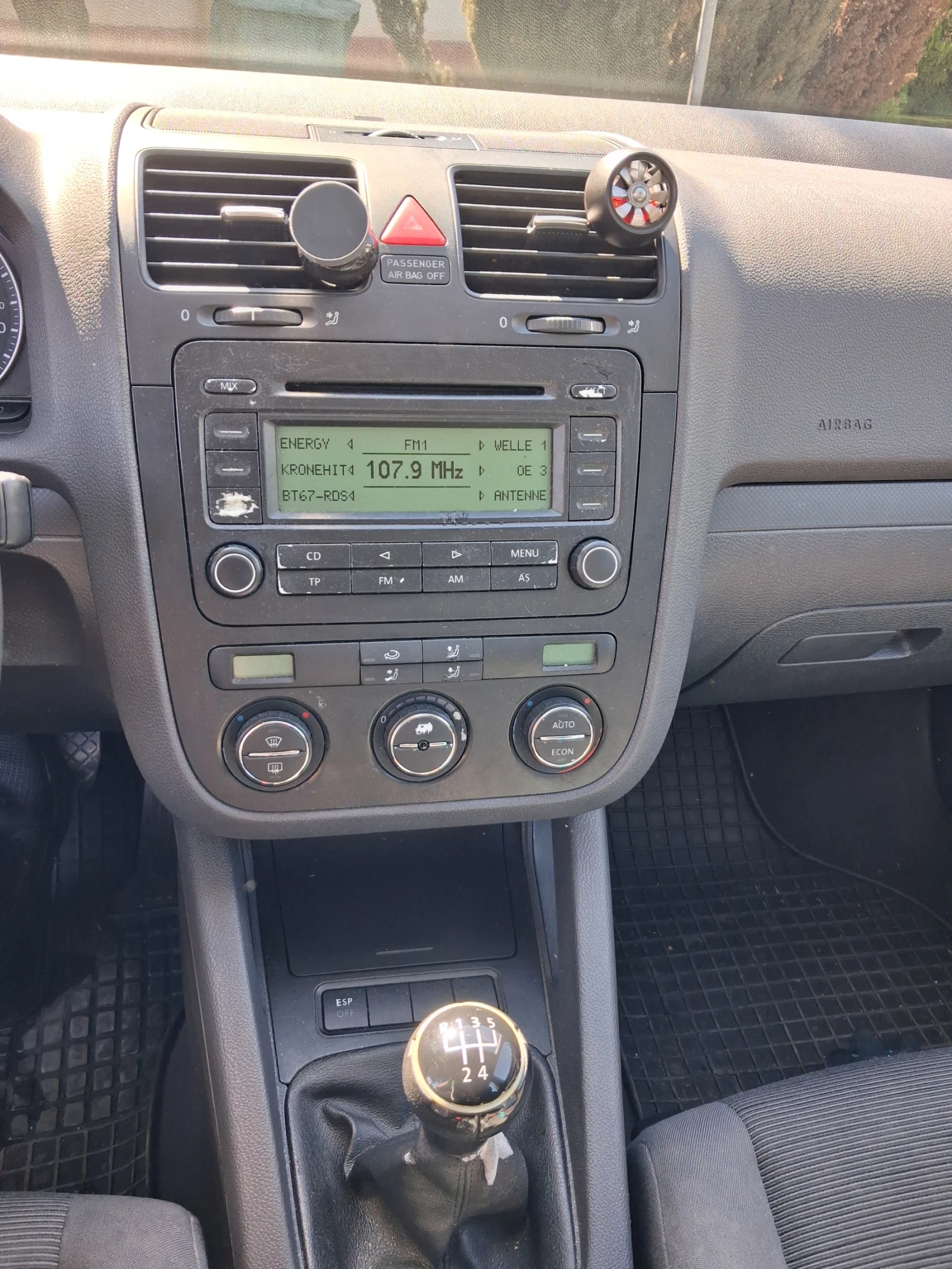 VW Golf 1.9 TDI 105кс, снимка 9 - Автомобили и джипове - 54458041