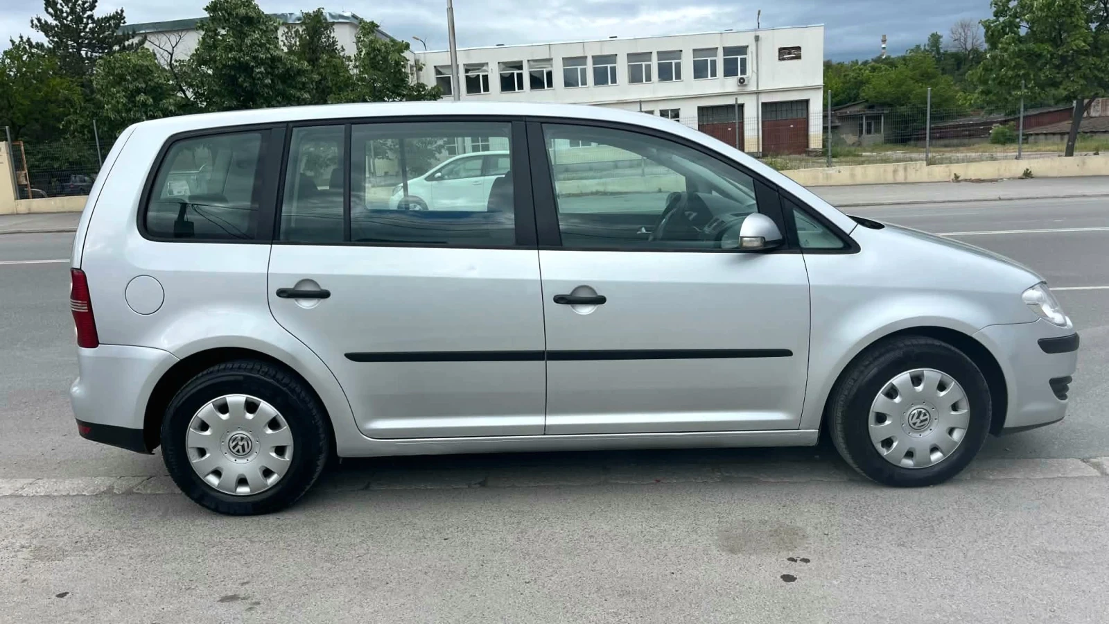 VW Touran 1.9TDI-6+ 1 места, снимка 5 - Автомобили и джипове - 54633283