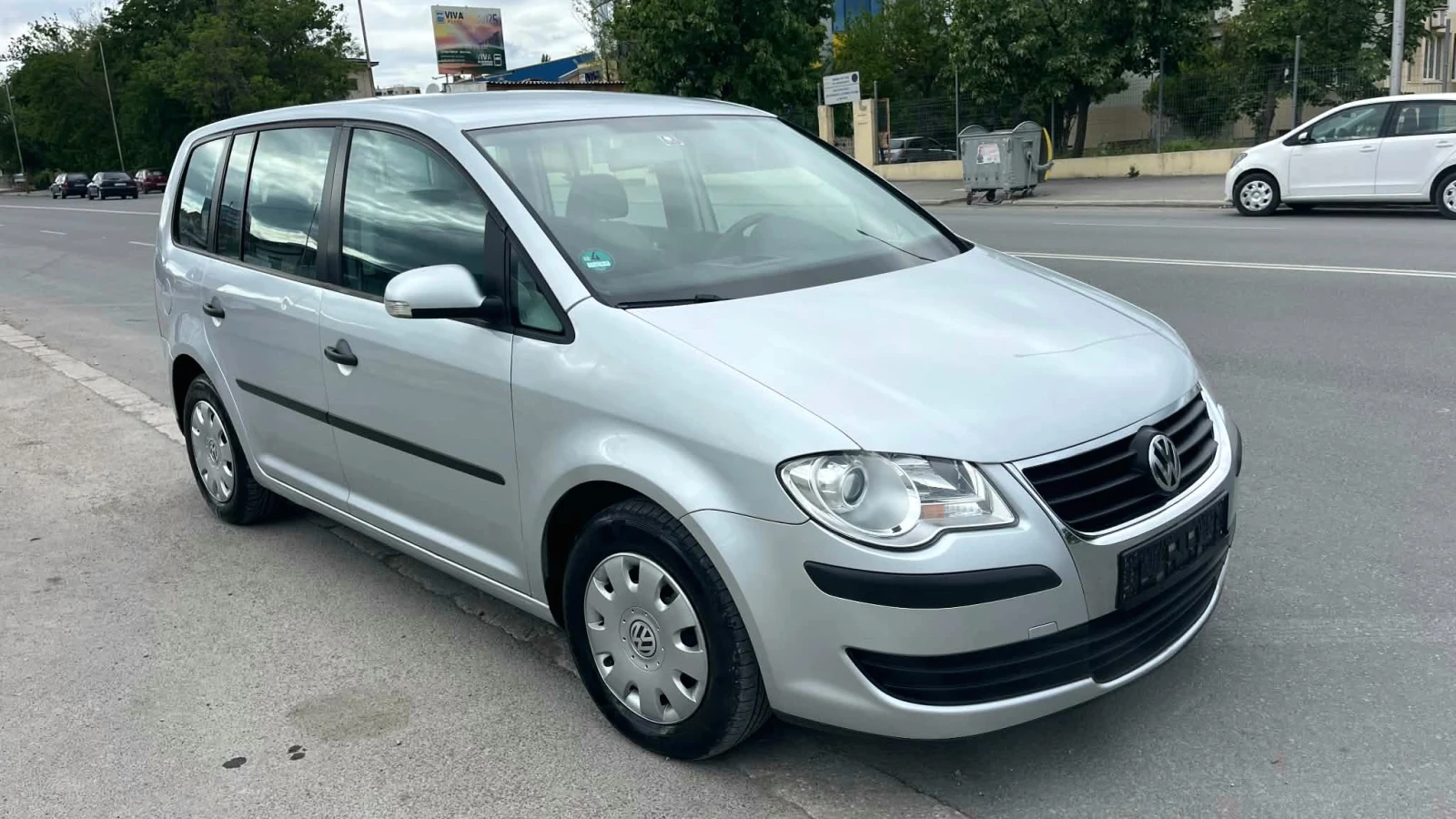 VW Touran 1.9TDI-6+ 1 места, снимка 2 - Автомобили и джипове - 54633283