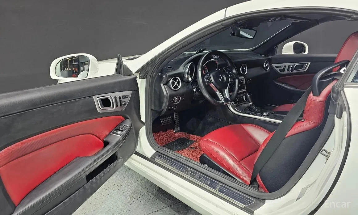 Mercedes-Benz SLK NEW 200 BLUE EFFICIENCY, снимка 10 - Автомобили и джипове - 54701017