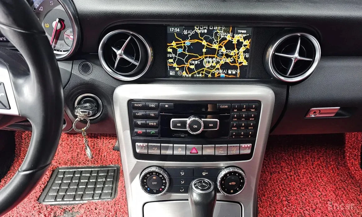 Mercedes-Benz SLK NEW 200 BLUE EFFICIENCY, снимка 12 - Автомобили и джипове - 54701017