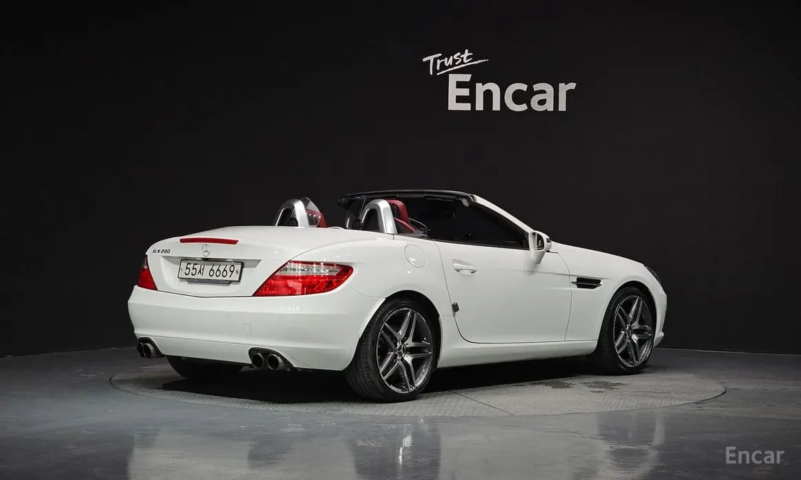 Mercedes-Benz SLK NEW 200 BLUE EFFICIENCY, снимка 2 - Автомобили и джипове - 54701017