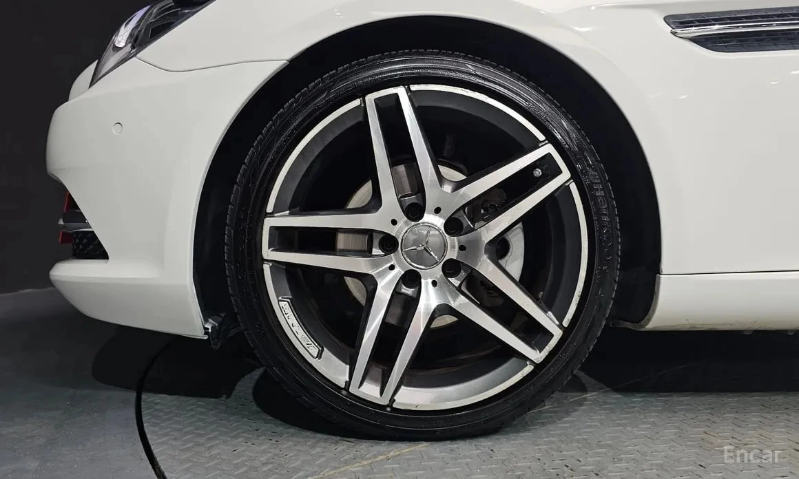Mercedes-Benz SLK NEW 200 BLUE EFFICIENCY, снимка 5 - Автомобили и джипове - 54701017