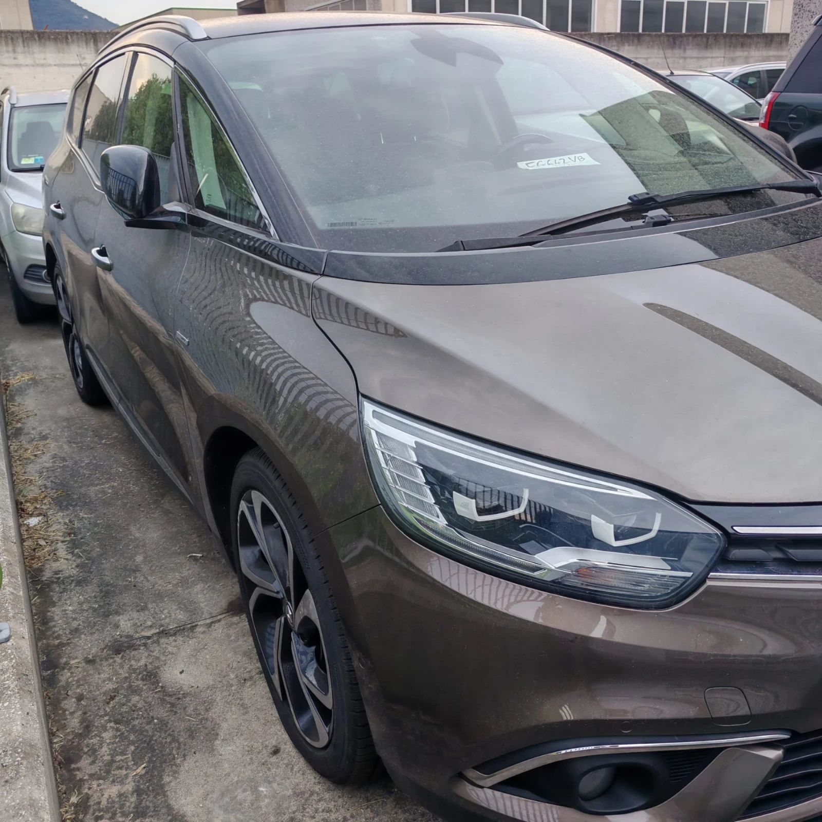 Renault Grand scenic 2017 dci 7 местен, АВТОМАТ, 20 цола джанти + + + , снимка 3 - Автомобили и джипове - 54721322