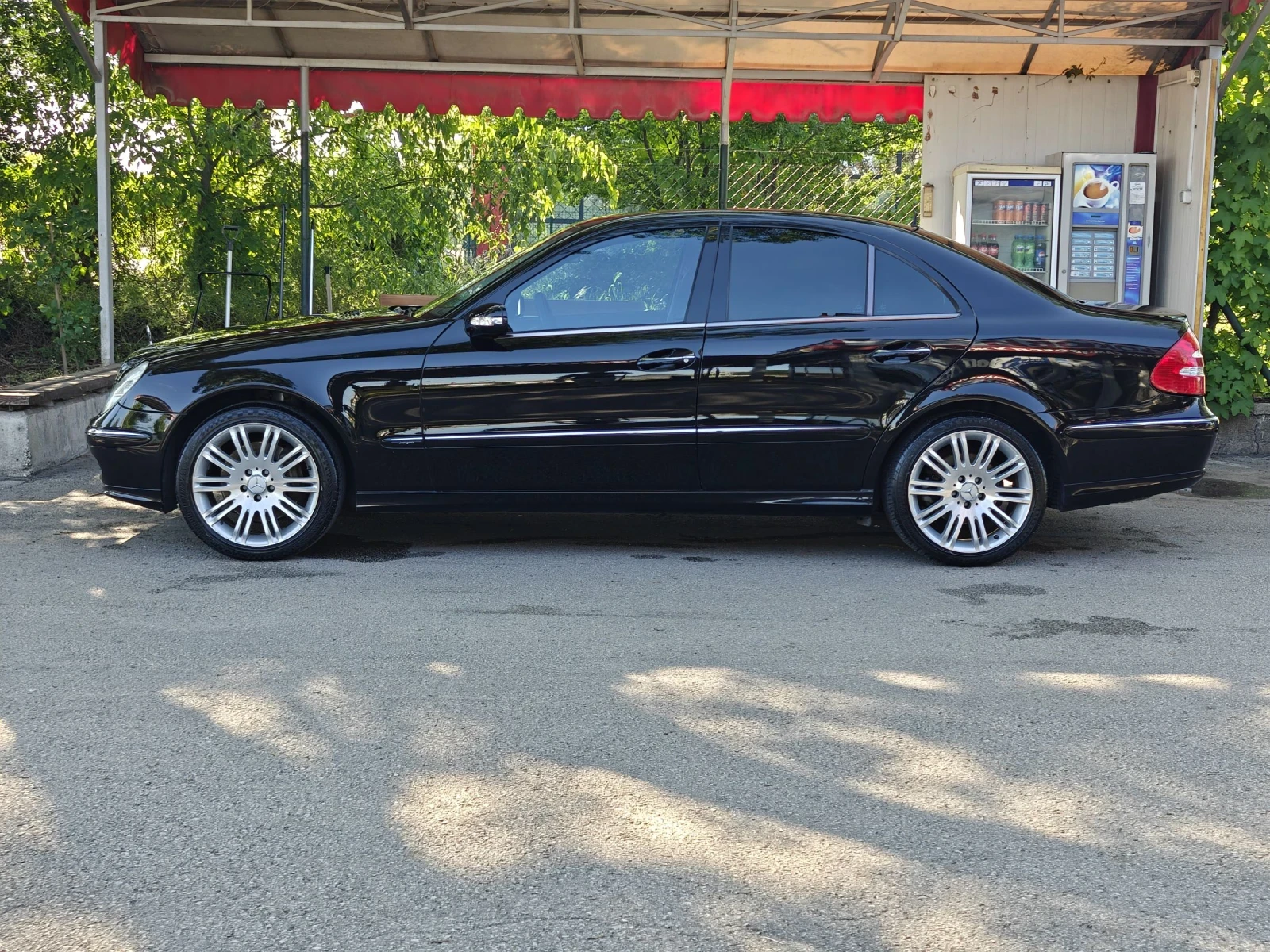 Mercedes-Benz E 500, снимка 5 - Автомобили и джипове - 55102035