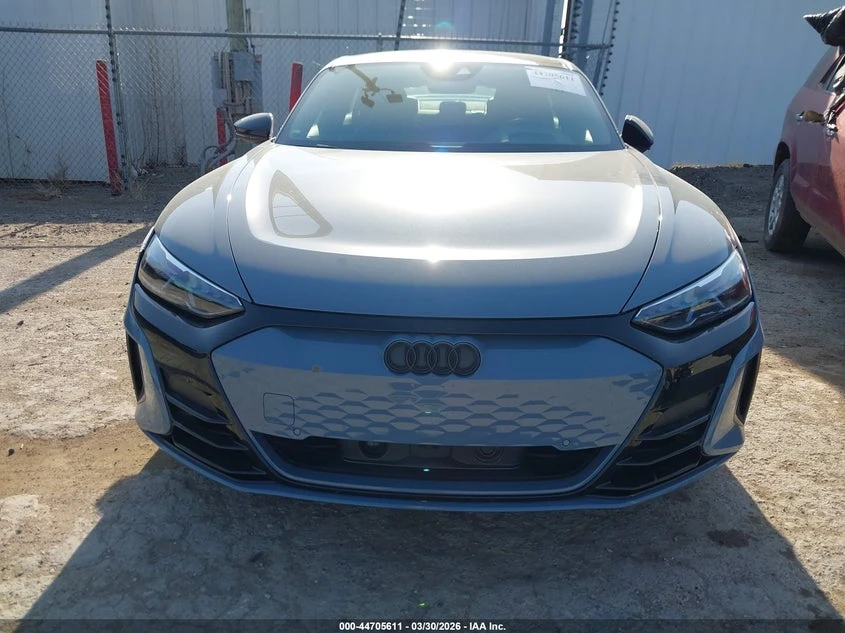 Audi E-Tron GT Rs Quattro, снимка 12 - Автомобили и джипове - 55127009