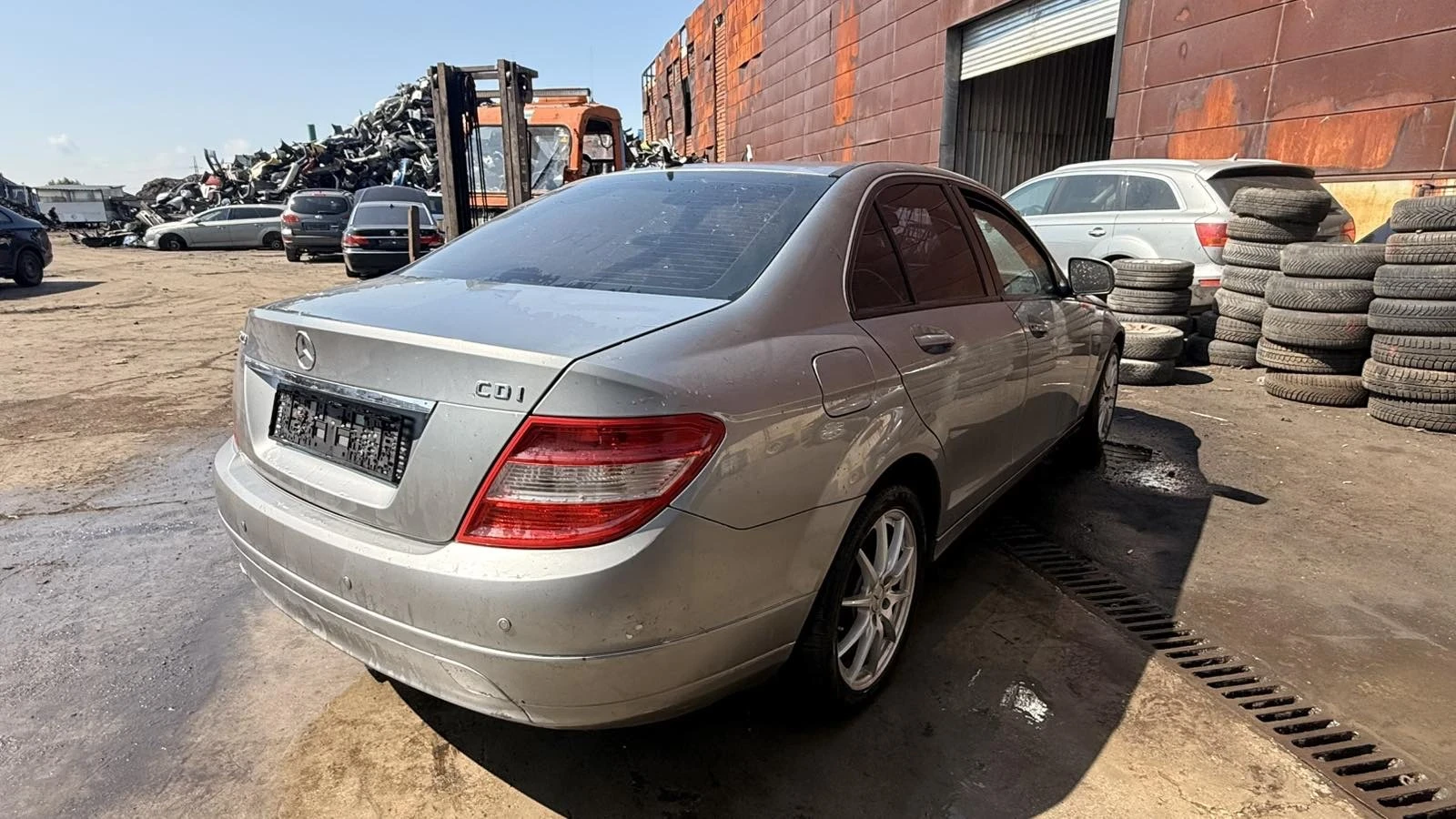 Mercedes-Benz C 220, снимка 4 - Автомобили и джипове - 55395536