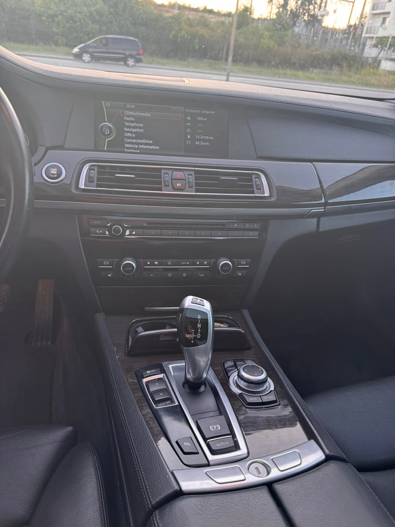 BMW 750 LONG, снимка 6 - Автомобили и джипове - 55500124