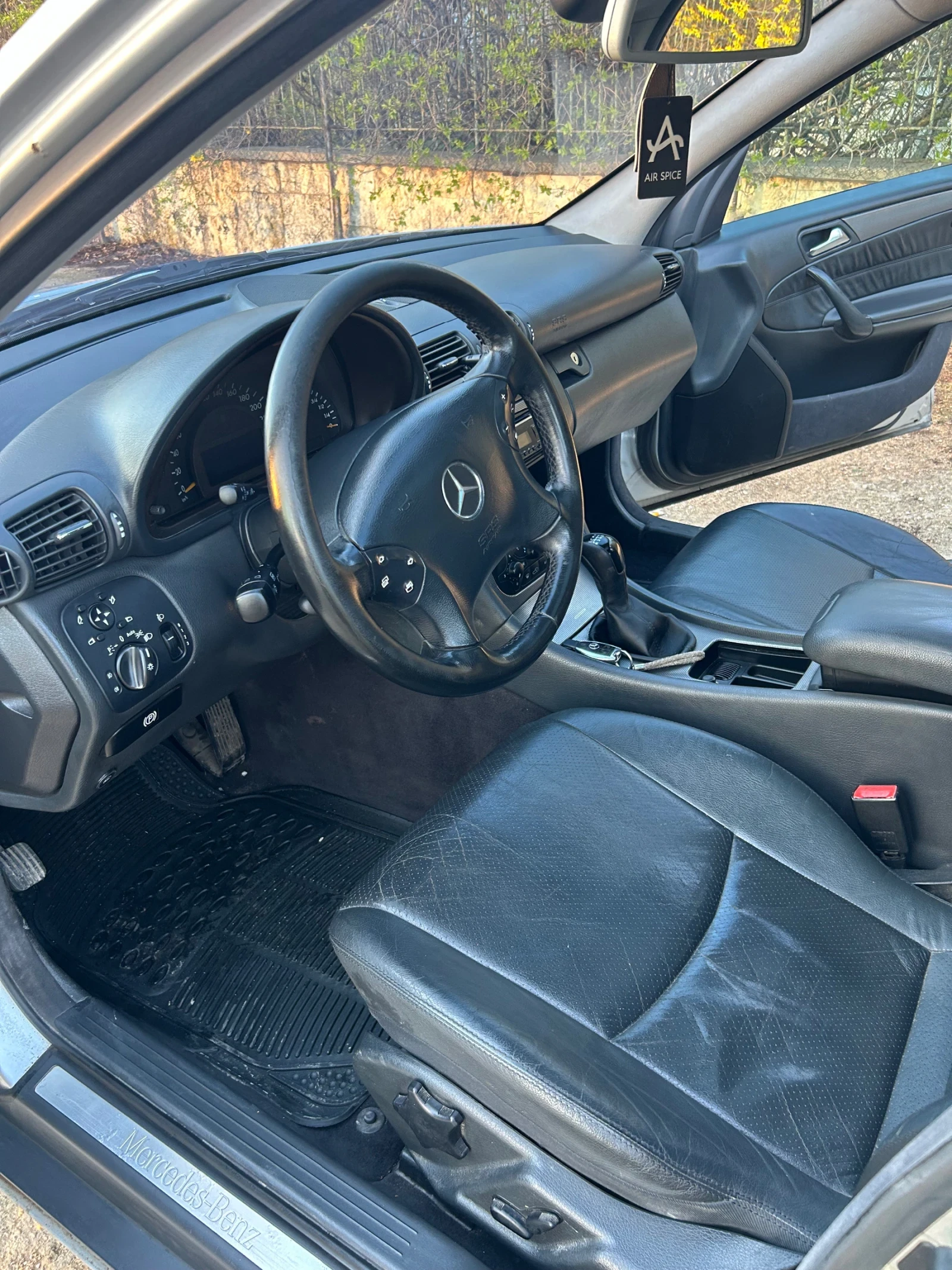 Mercedes-Benz C 200 Kompressor, снимка 11 - Автомобили и джипове - 55546099