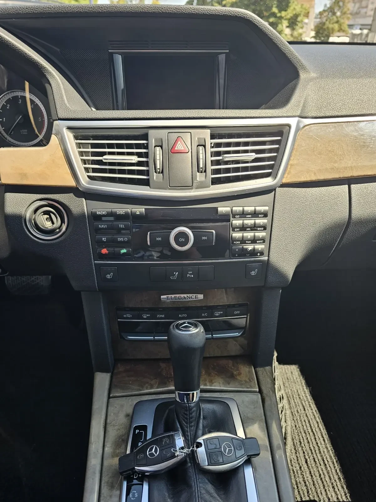 Mercedes-Benz E 220 2010г. 170кс, снимка 10 - Автомобили и джипове - 55671801