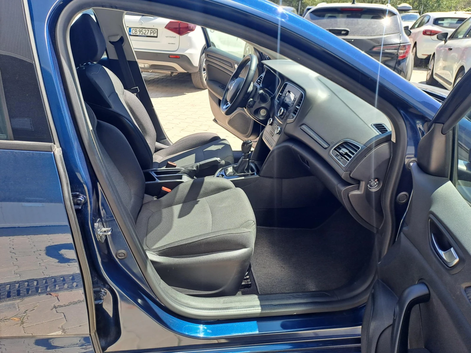 Renault Megane 1.3 TCe Life 140к.с. Супер Лятна разпродажба, снимка 10 - Автомобили и джипове - 55751356