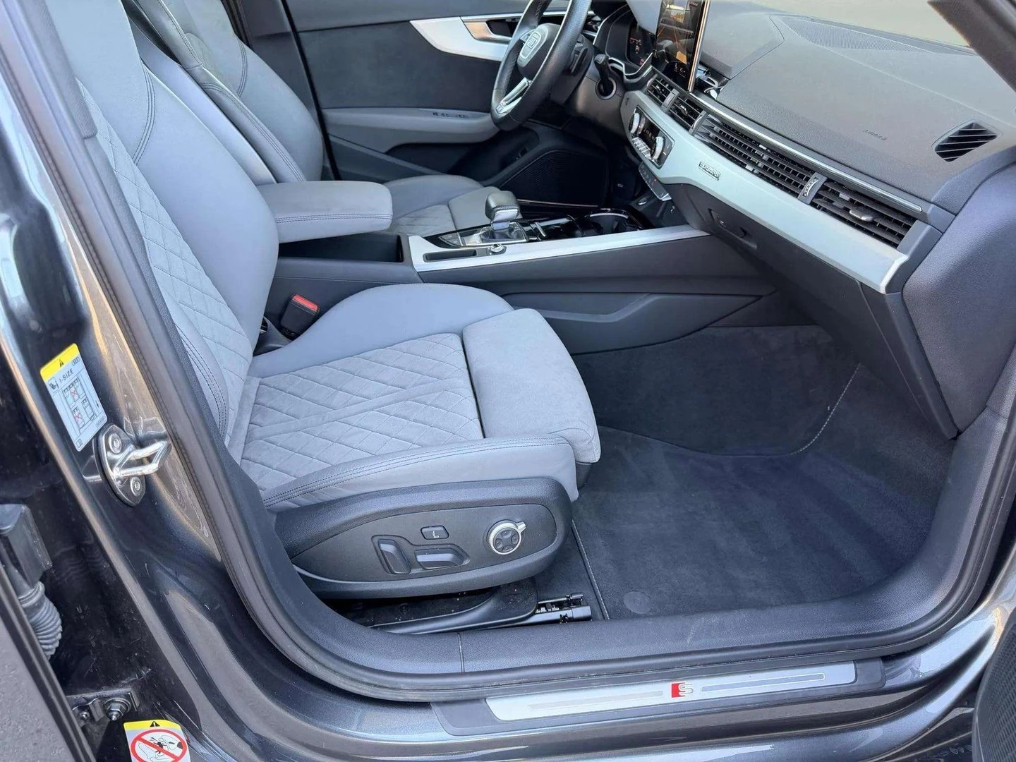 Audi A4, снимка 14 - Автомобили и джипове - 55794338