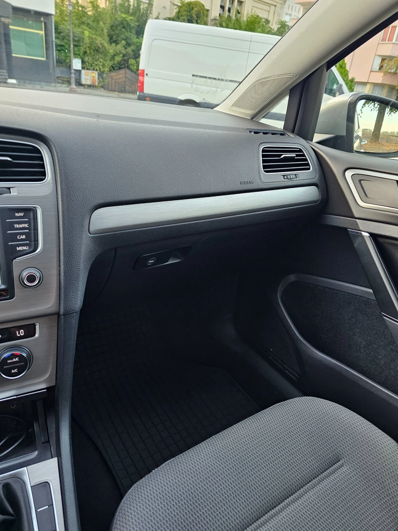 VW Golf, снимка 11 - Автомобили и джипове - 56074267