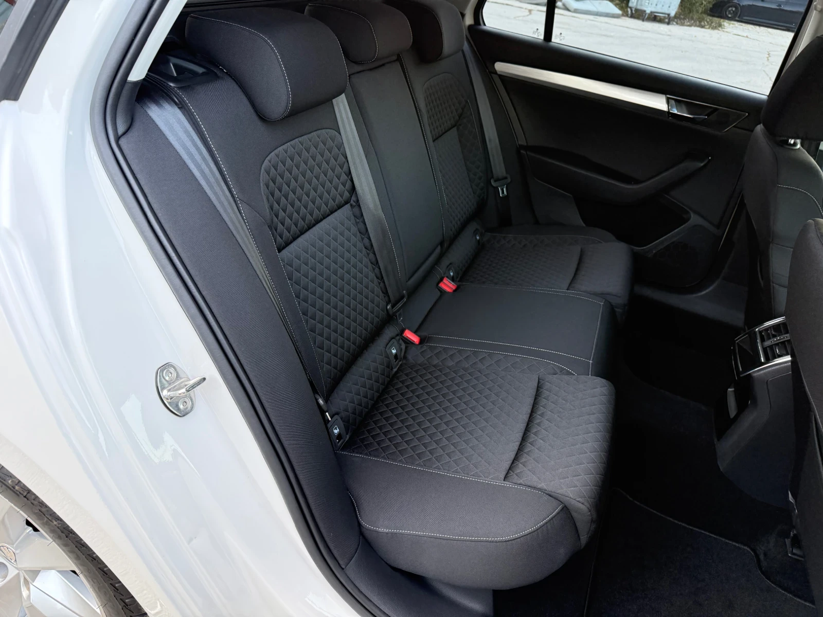 Skoda Superb 2.0TDI / 4x4 / DSG / FACELIFT | Mobile.bg � ����������� 11