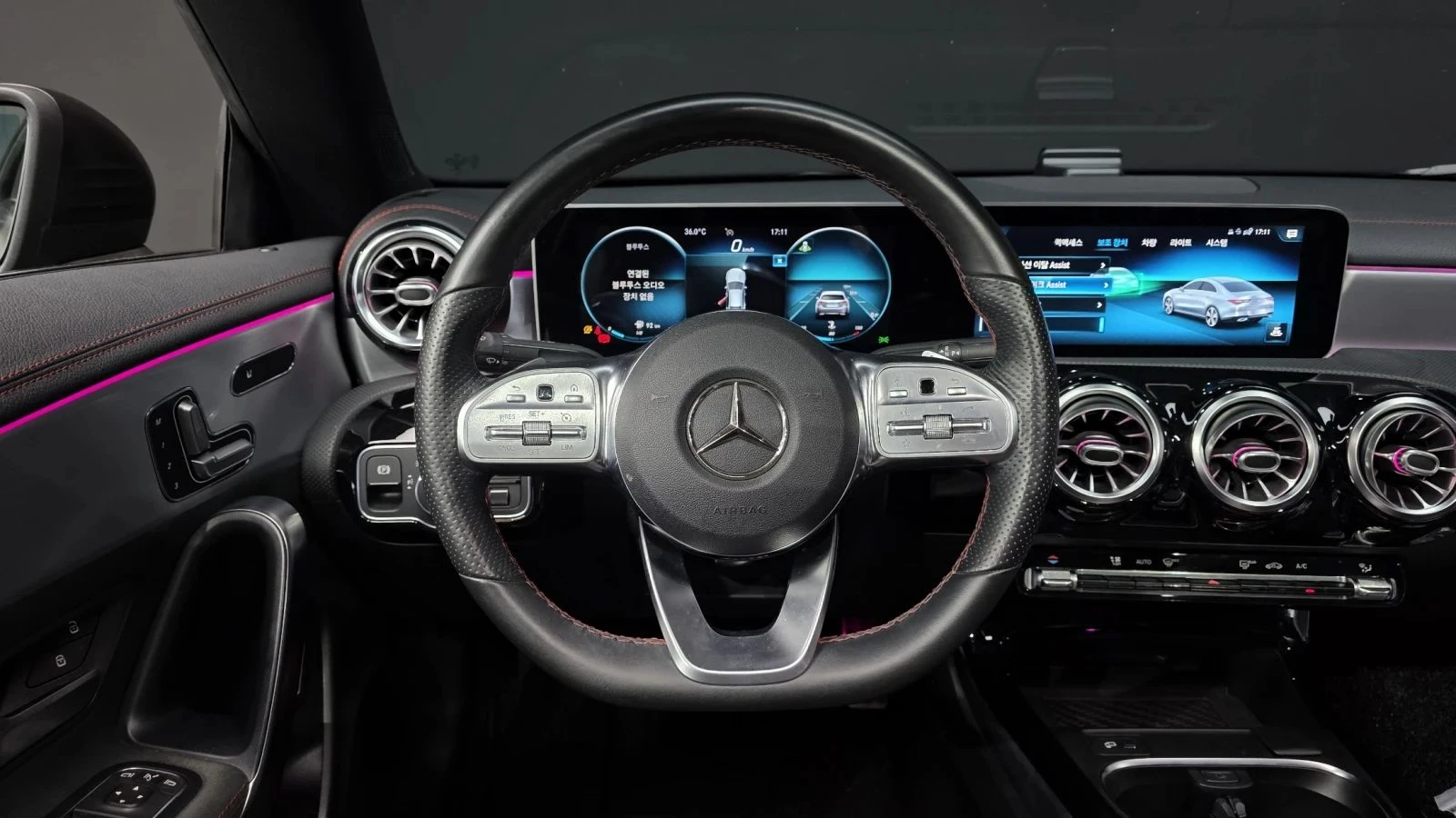 Mercedes-Benz CLA 250, снимка 14 - Автомобили и джипове - 56685815