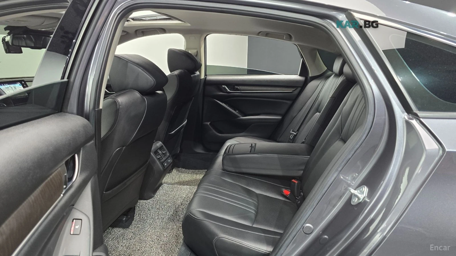 Honda Accord * * Дистроник* * Камера* * Подгрев* * Key less* * , снимка 12 - Автомобили и джипове - 56700560
