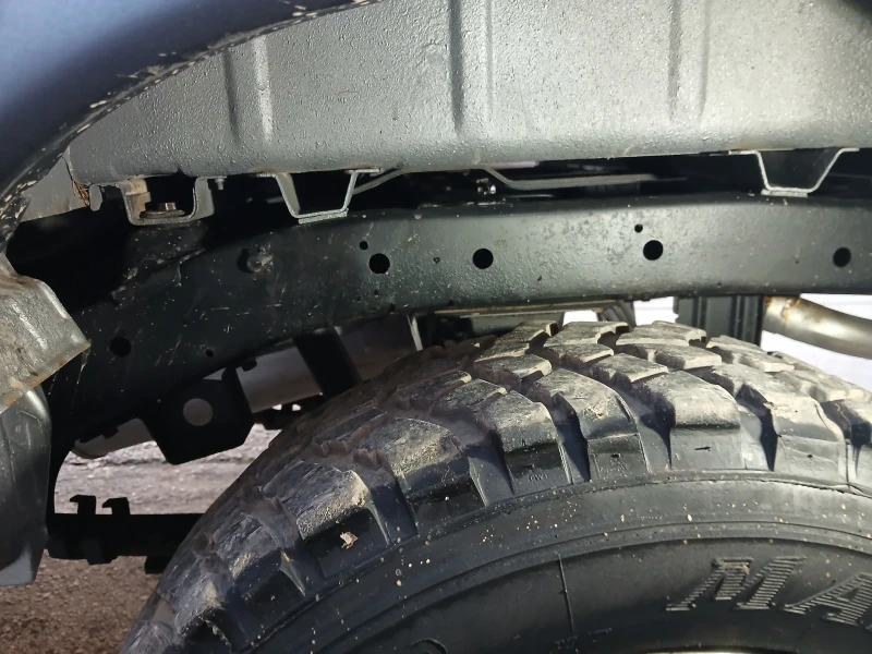 Nissan Navara 2.5 TD, снимка 12 - Автомобили и джипове - 52746482