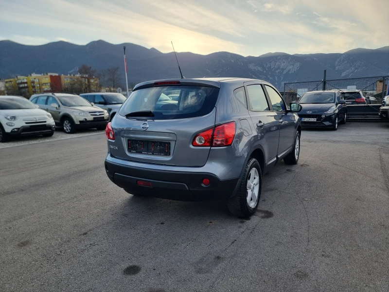 Nissan Qashqai 1.6I, снимка 6 - Автомобили и джипове - 52849200